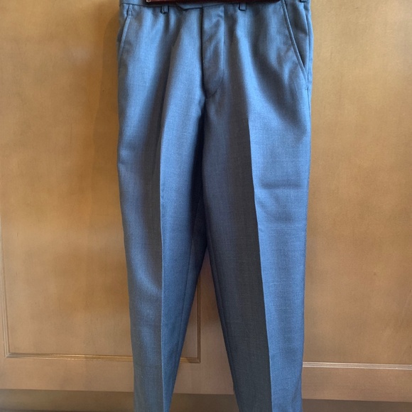 boys suit - Picture 3 of 4